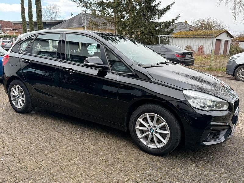 Gebraucht BMW 220 Active Tourer Advantage 192 PS (141 kW) 2016 Schwarz Van / Kleinbus