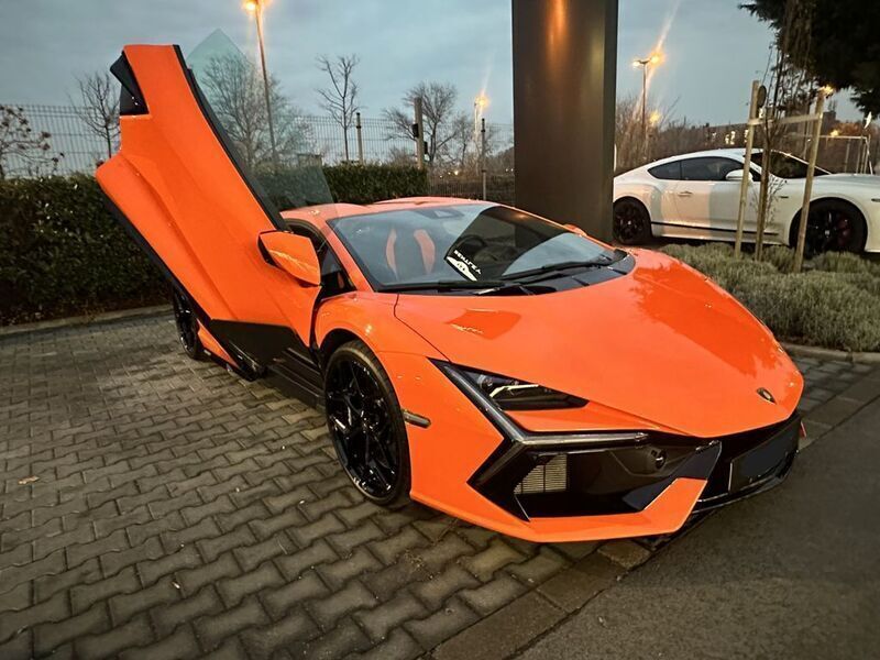 Orange Gebraucht 2024 Lamborghini Revuelto Coupé | 689.000 € (Etwas zu teuer) - Bild 1/4