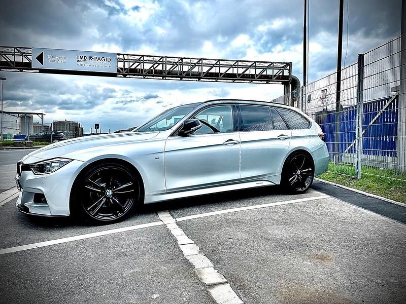 Silber Gebraucht 2015 BMW 320 M Sport Kombi | 11.990 € (Guter Preis) - Bild 1/4