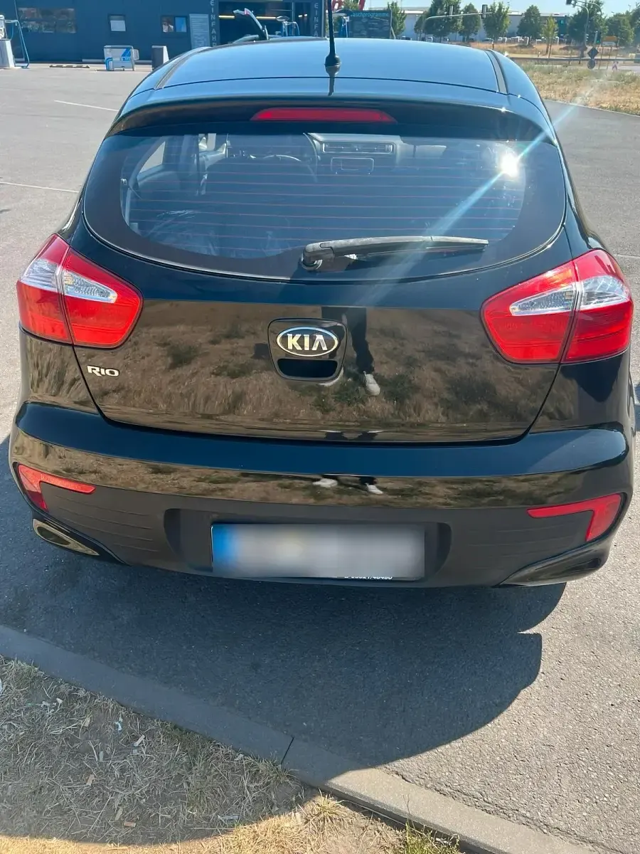 Gebraucht Kia Rio Edition 7 84 PS (61 kW) 2016 Schwarz Kleinwagen