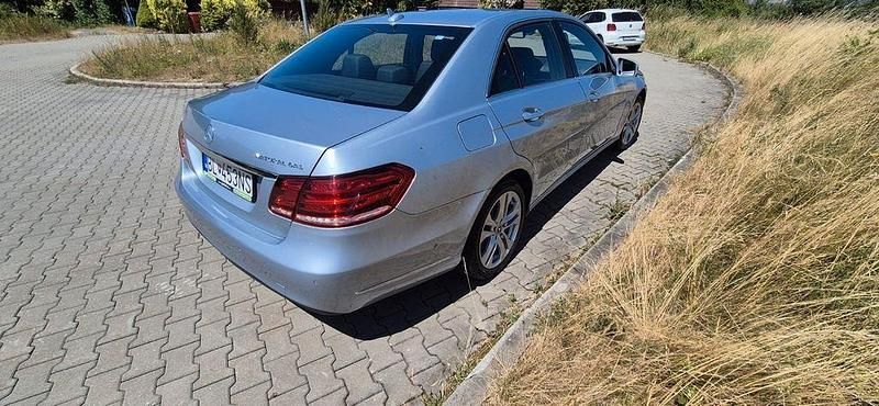 Gebraucht Mercedes E200 156 PS (114 kW) 2015 Silber Limousine