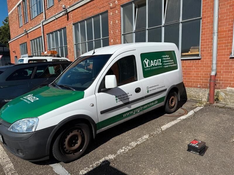 Weiß Gebraucht 2007 Opel Combo Van / Kleinbus | 2.000 € (Fairer Preis) - Bild 1/4