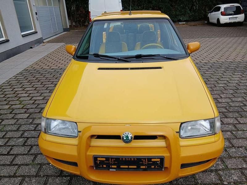 Gelb Gebraucht 1999 Skoda Pick-up Fun Abholung | 6.500 € - Bild 1/4