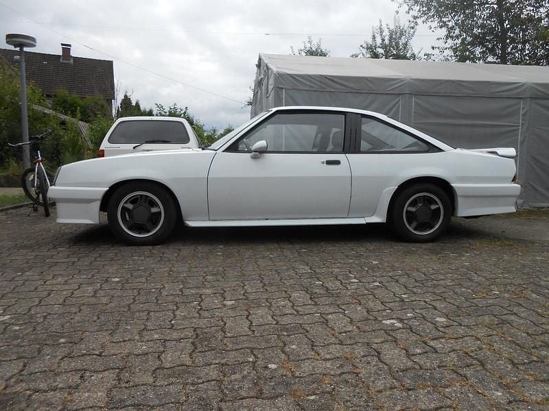 Weiß Gebraucht 1988 Opel Ascona Exklusiv Coupé | 7.500 € - Bild 1/4