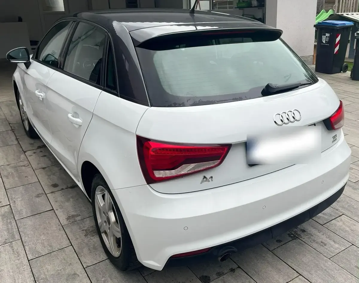 Gebraucht Audi A1 Sportback Ambiente 90 PS (66 kW) 2015 Weiß Kleinwagen