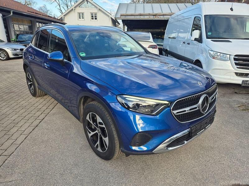 Gebraucht Mercedes GLC400d 252 PS (185 kW) 2024 Blau SUV
