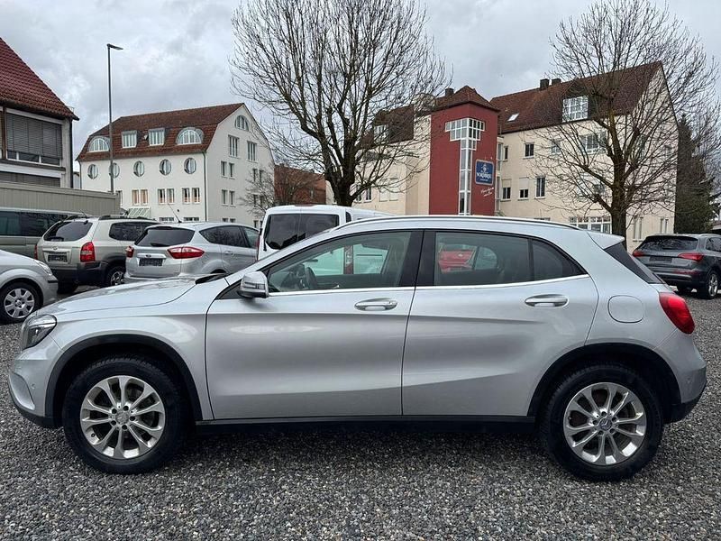 Gebraucht Mercedes GLA200 156 PS (114 kW) 2015 Silber SUV