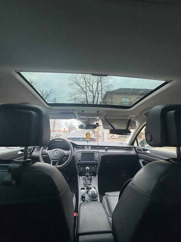 Grau Gebraucht 2016 VW Passat GTE Limousine | 16.500 € (Fairer Preis) - Bild 1/4