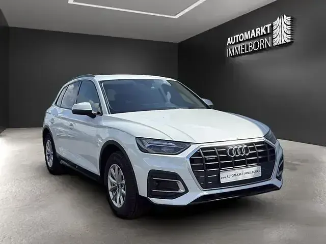 Gebraucht Audi Q5 Basis 305 PS (224 kW) 2022 Gletscherweiss SUV