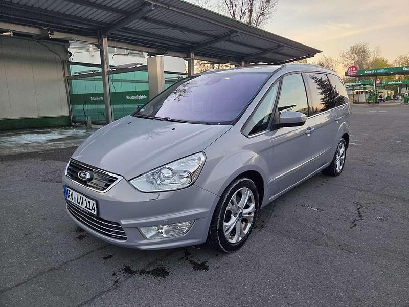Gebraucht Ford Galaxy Titanium 163 PS (119 kW) 2012 Micastonesilber metallic Van / Kleinbus