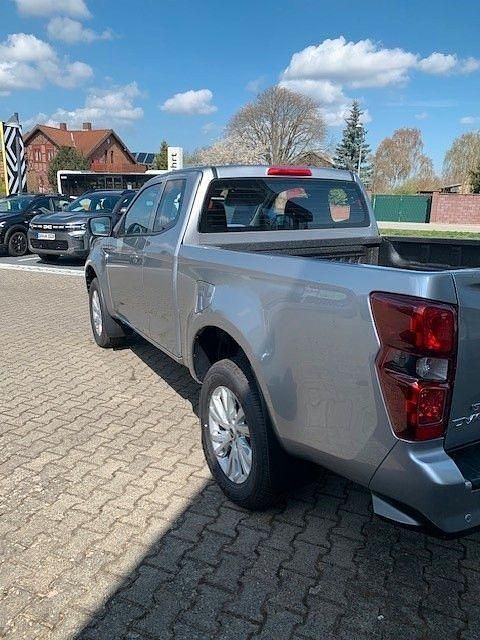 Neu Isuzu D-Max 163 PS (119 kW) 2026 Silber Pickup