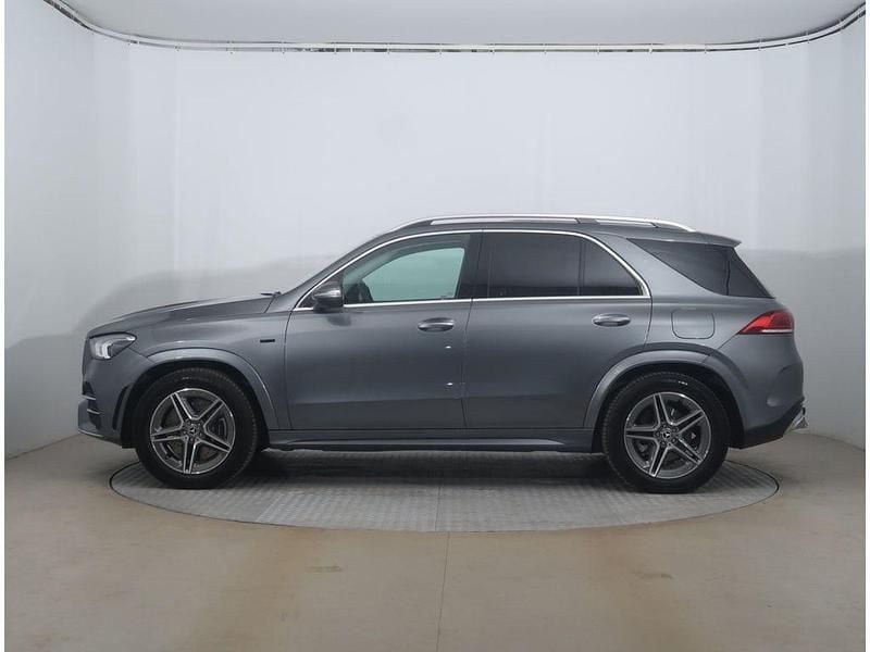 Grau Gebraucht 2021 Mercedes GLE350 SUV | 63.900 € - Bild 1/4
