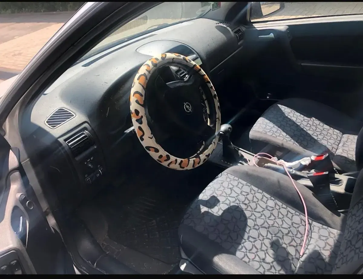 Gebraucht Opel Astra 116 PS (85 kW) 2001 Silber Limousine