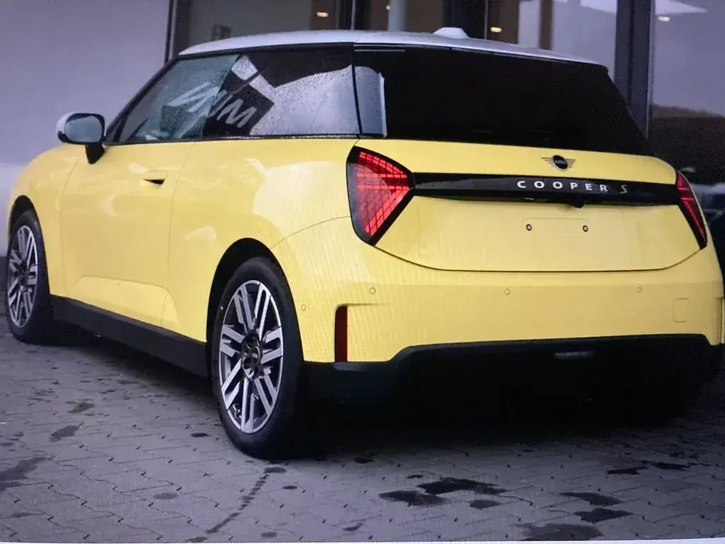 Occasion Mini Cooper SE Classic 160 kW (218 ch) 2024 Jaune Citadine