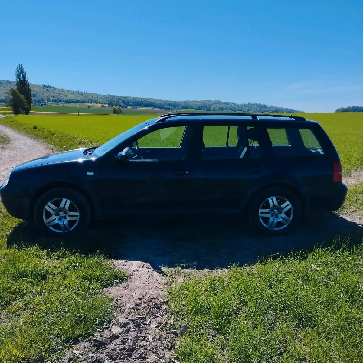 Używany VW Golf IV 101 KM (74 kW) 2004 Niebieski Kombi