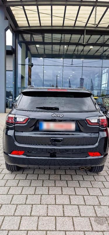 Gebraucht Jeep Compass 80th Anniversary 150 PS (110 kW) 2021 Schwarz SUV