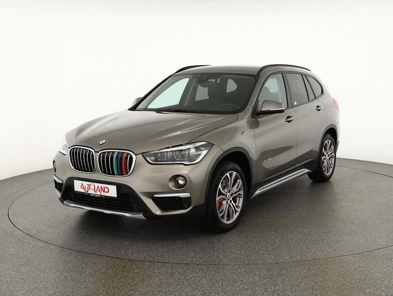 Silber Gebraucht 2017 BMW X1 xLine SUV | 24.990 € (Fairer Preis) - Bild 1/4