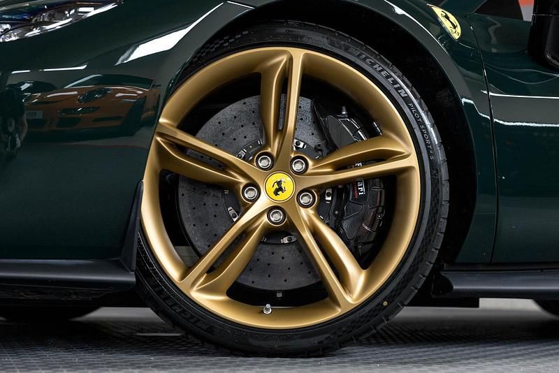 Second-hand Ferrari 296 829 CP (609 kW) 2024 Verde Cabrio