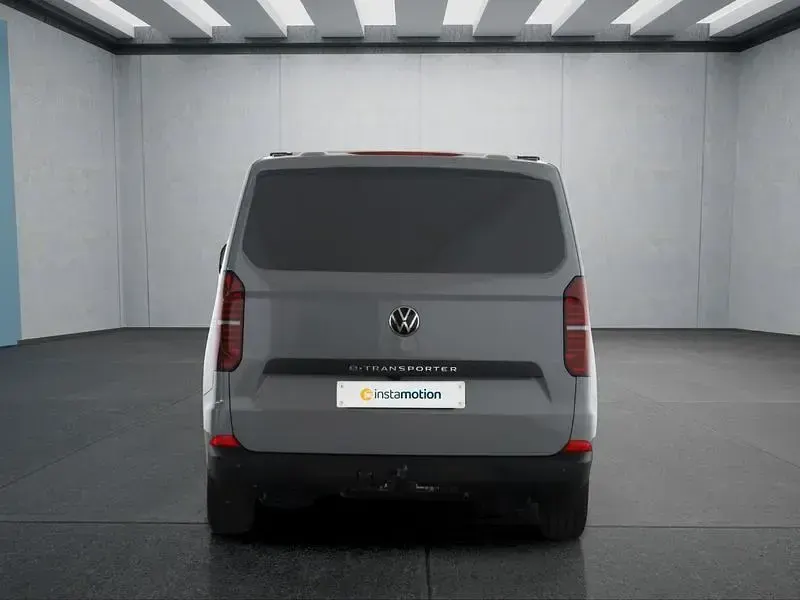 Neu VW T7 100 kW (136 PS) 2026 Grau Van