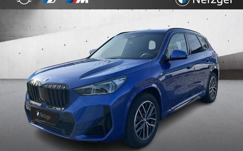 Blau Gebraucht 2022 BMW X1 Luxury Line SUV | 39.900 € (Guter Preis) - Bild 1/4