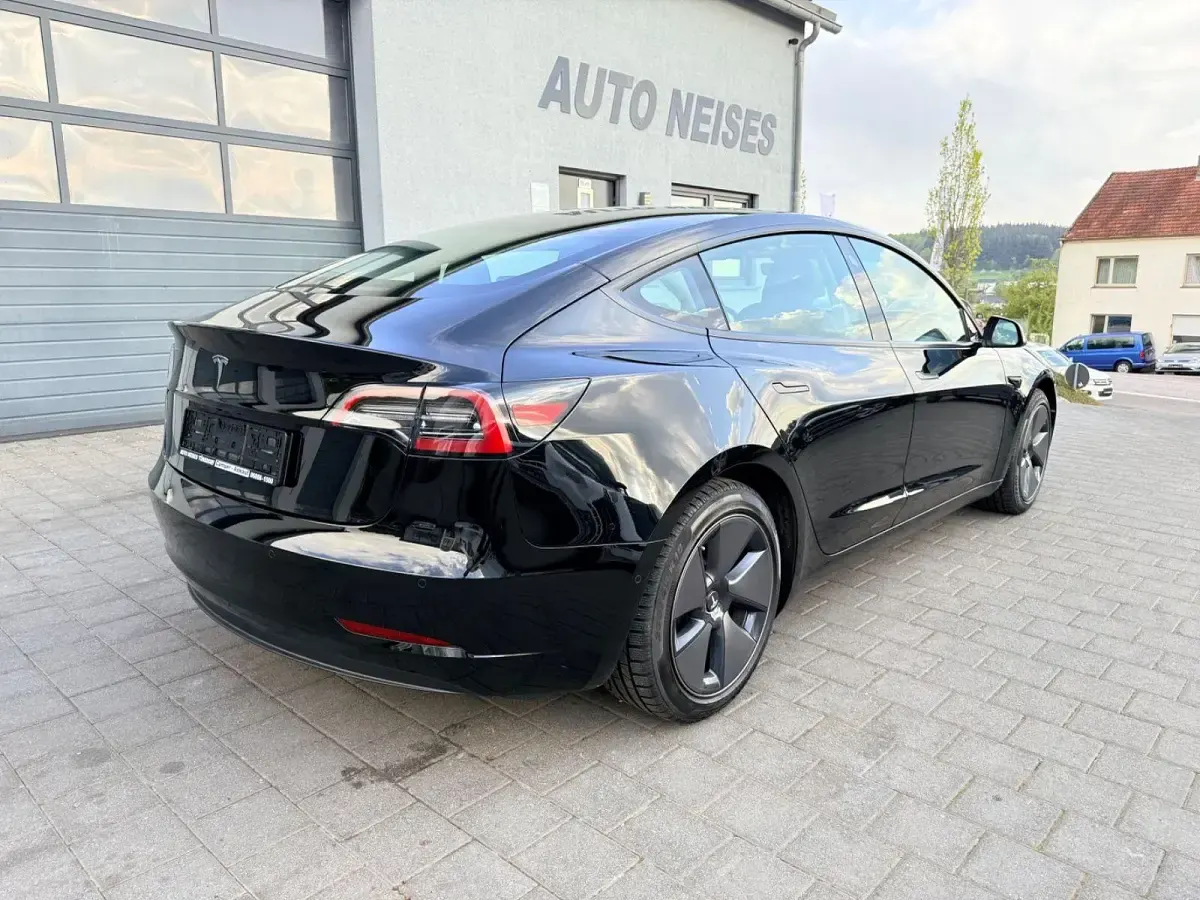 Gebraucht Tesla Model 3 Standard Range 208 kW (283 PS) 2022 Schwarz Limousine