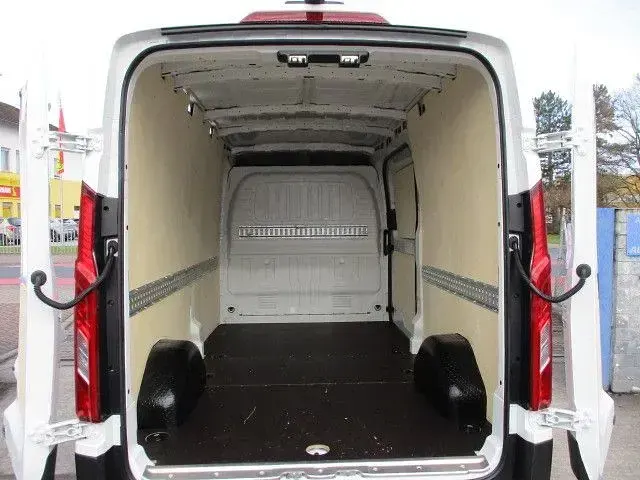 Gebraucht Ford Transit 148 PS (108 kW) 2024 Weiß Van / Kleinbus