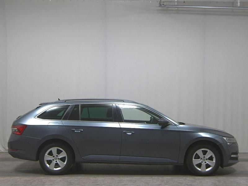 Grau Gebraucht 2021 Skoda Superb Ambition Kombi | 14.890 € (Fairer Preis) - Bild 1/4