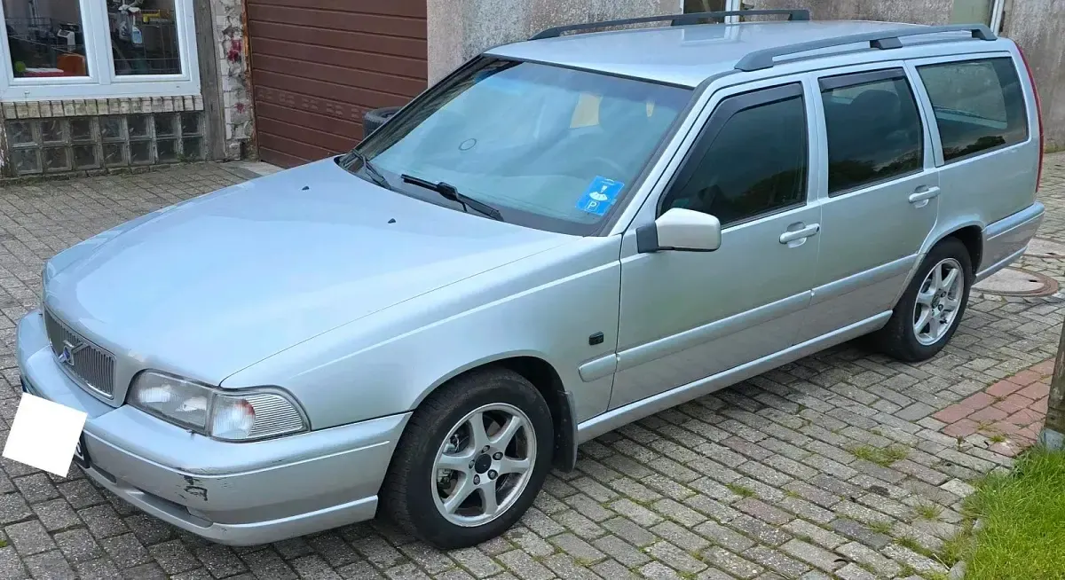 Używany Volvo V70 140 KM (102 kW) 2000 Srebrny Kombi