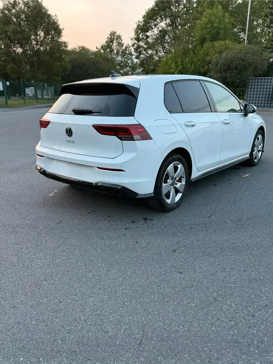 Gebraucht VW Golf VIII GTE 150 PS (110 kW) 2021 Weiß Limousine