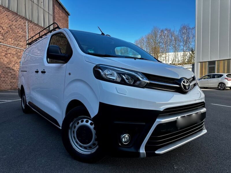Gebraucht Toyota Proace 122 PS (89 kW) 2021 Weiß Van / Kleinbus
