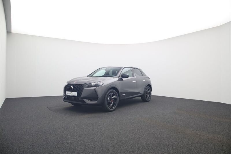 Platingrau Gebraucht 2021 DS Automobiles DS3 Crossback Performance Line Plus SUV | 14.290 € (Fairer Preis) - Bild 1/4