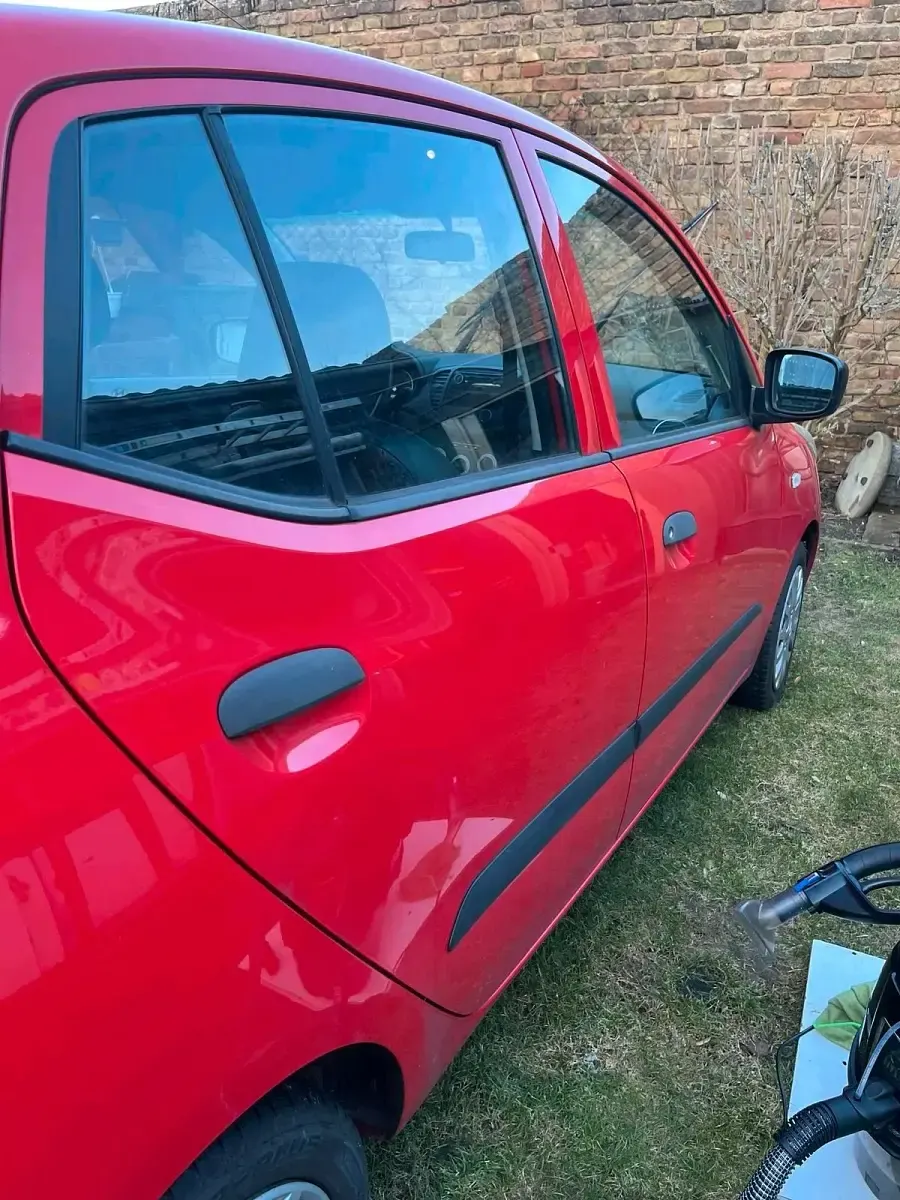 Gebraucht Hyundai i10 66 PS (48 kW) 2010 Rot Kleinwagen