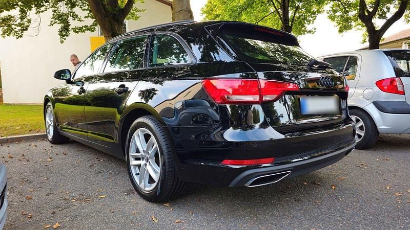 Usata Audi A4 190 CV (139 kW) 2019 Nero Station wagon