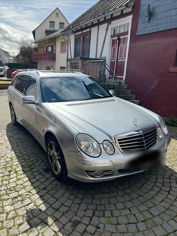 Gebraucht Mercedes E320 Avantgarde 224 PS (164 kW) 2007 Silber Kombi