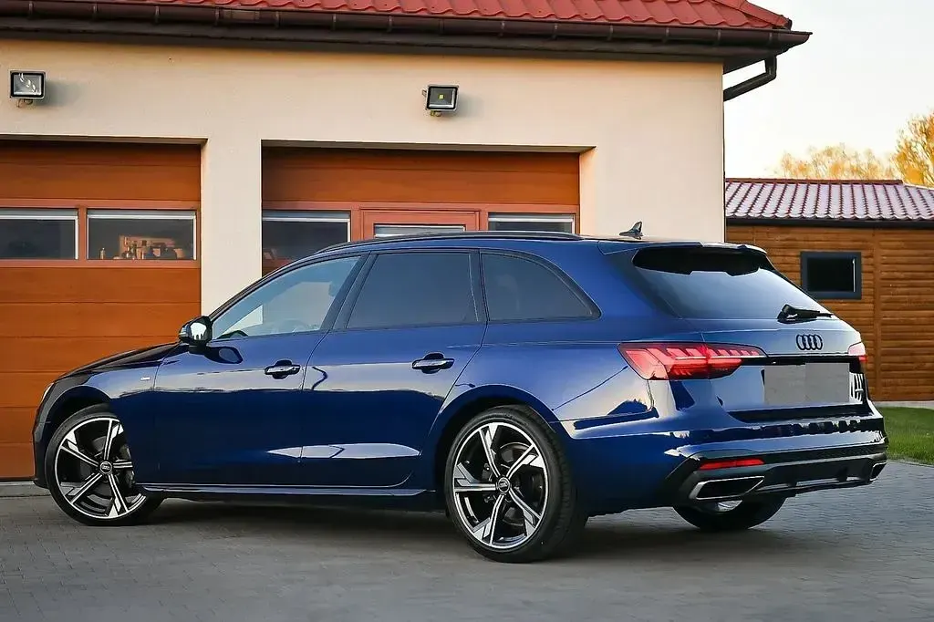 Gebraucht Audi A4 S-Line 204 PS (150 kW) 2023 Blau Kombi