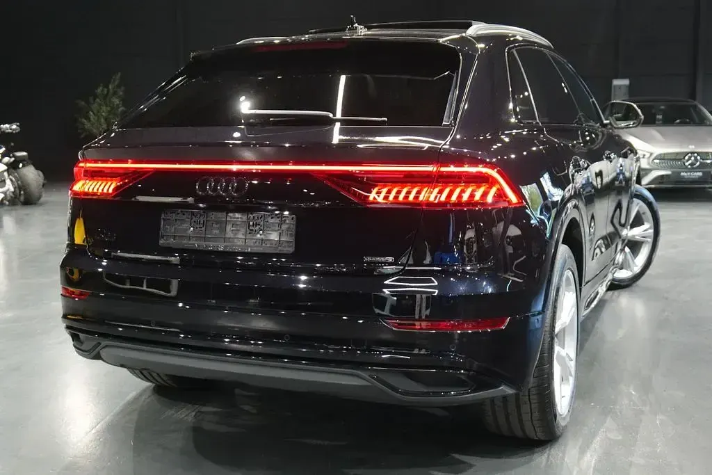 Używany Audi Q8 Performance 286 KM (210 kW) 2020 Czarny SUV