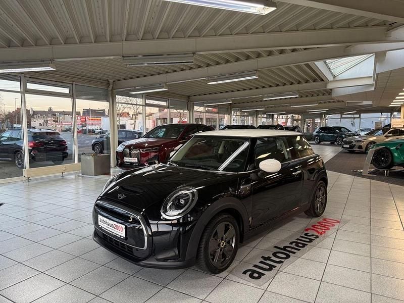 Gebraucht Mini Cooper SE Essential 135 kW (184 PS) 2021 Schwarz Kleinwagen