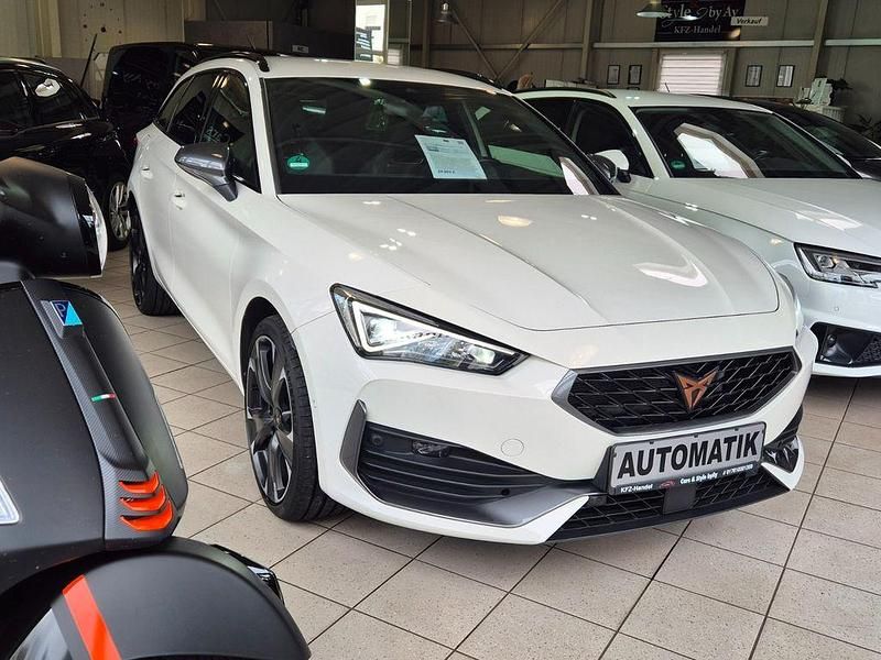 Weiß Gebraucht 2021 Cupra Leon Kombi | 24.999 € (Fairer Preis) - Bild 1/4