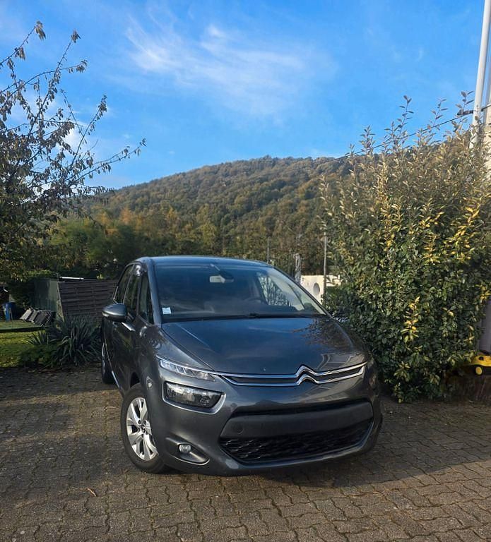 Grau Gebraucht 2015 Citroën C4 Picasso Intensive Van / Kleinbus | 9.500 € (Fairer Preis) - Bild 1/3