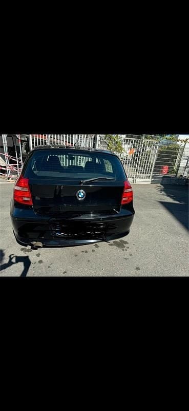 Gebraucht BMW 116 122 PS (89 kW) 2007 Schwarz Kleinwagen