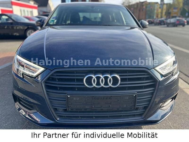 Gebraucht Audi A3 Comfort 150 PS (110 kW) 2019 Blau Limousine