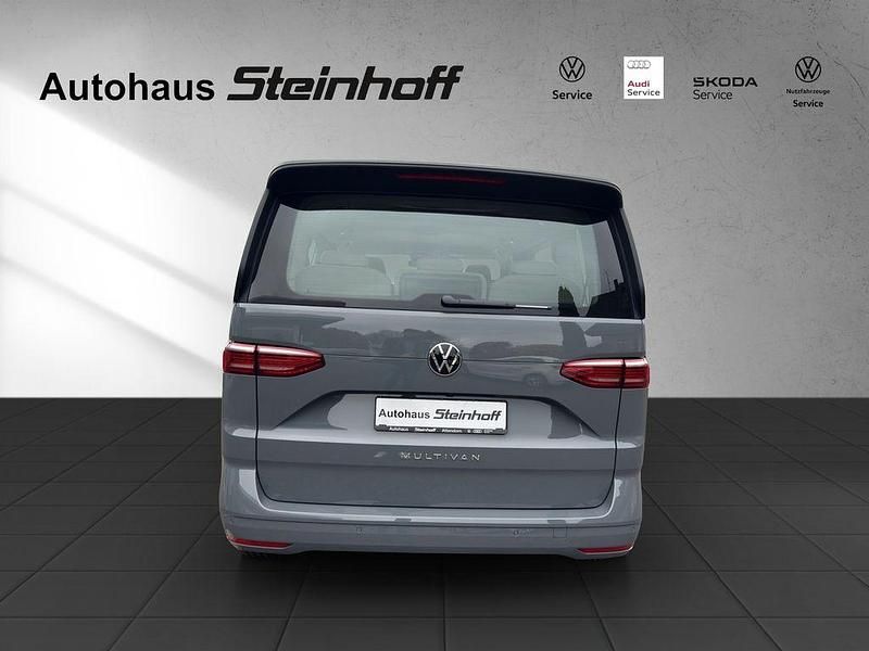 Second-hand VW Multivan 150 CP (110 kW) 2025 Gri Monovolum