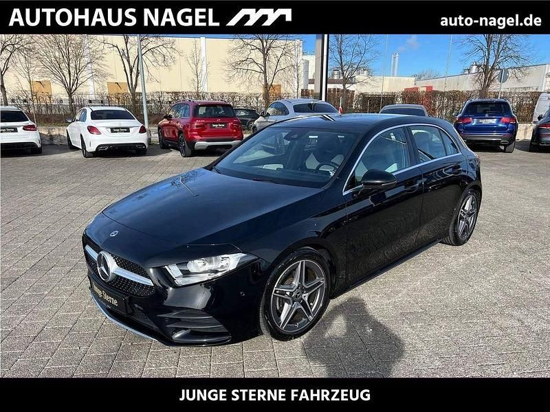 Schwarz Gebraucht 2020 Mercedes A180 AMG line Limousine | 20.499 € (Guter Preis) - Bild 1/4