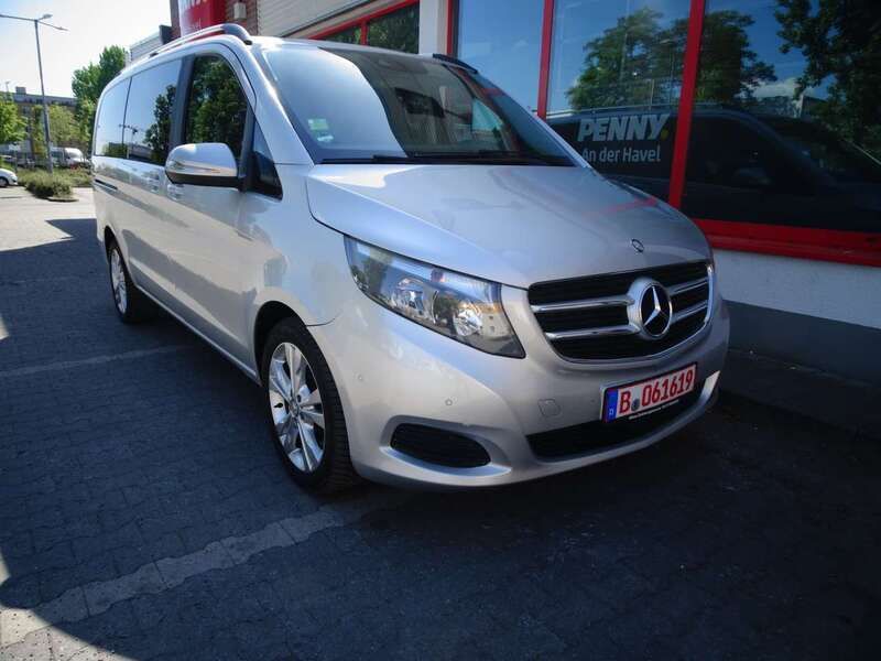 Brillantsilber metallic Gebraucht 2016 Mercedes V220 Edition Van / Kleinbus | 24.900 € (Guter Preis) - Bild 1/4