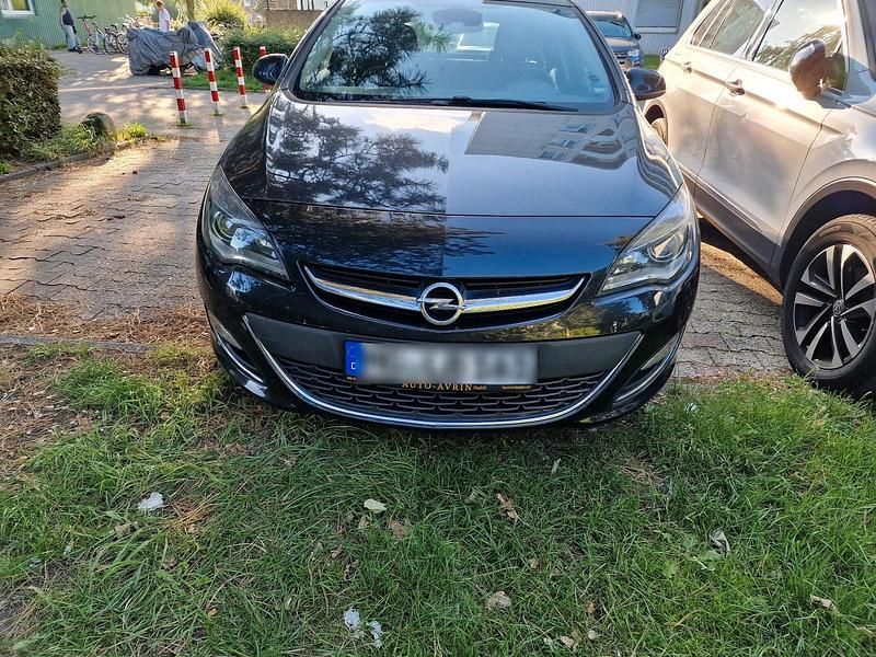 Schwarz Gebraucht 2013 Opel Astra Limousine | 7.500 € (Teuer) - Bild 1/4
