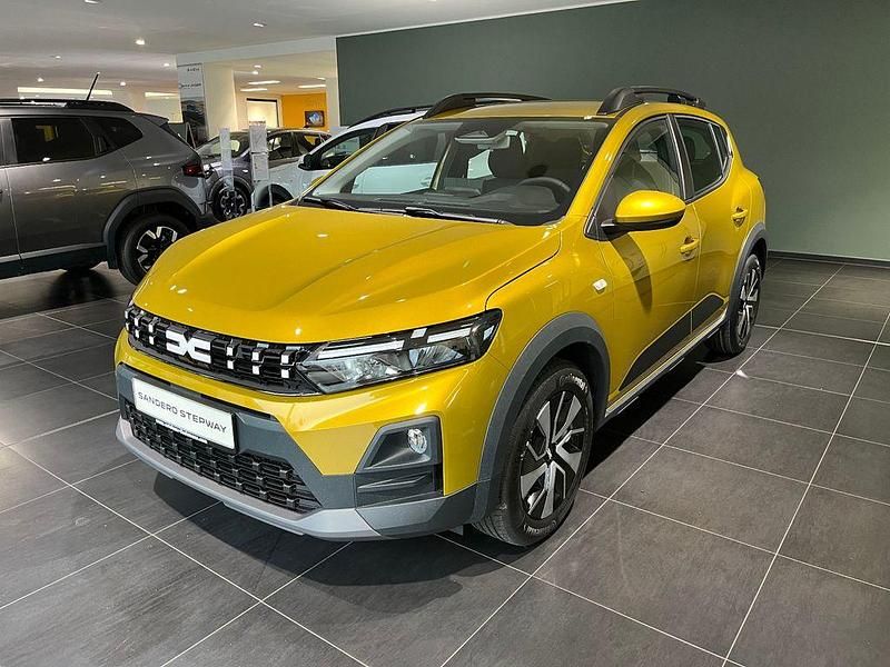 Neu Dacia Sandero Expression 110 PS (80 kW) 2026 Gelb Limousine