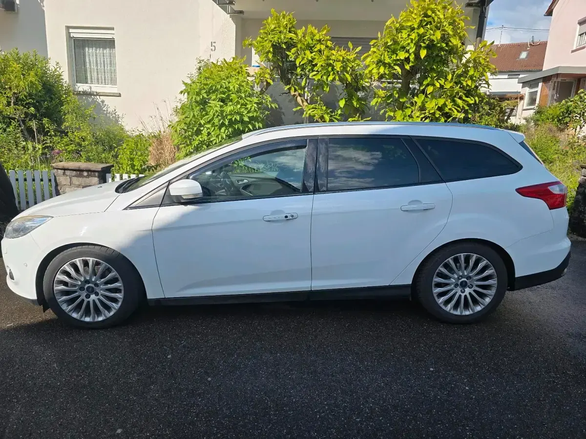 Gebraucht Ford Focus 163 PS (119 kW) 2012 Weiß Kombi
