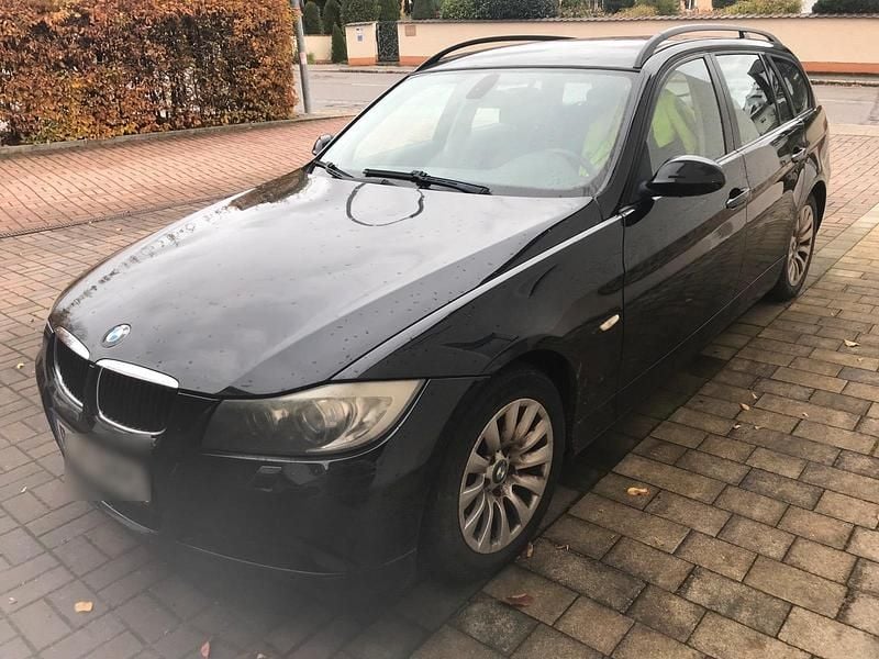 Schwarz Gebraucht 2008 BMW 318 Kombi | 1.900 € (Superpreis) - Bild 1/4