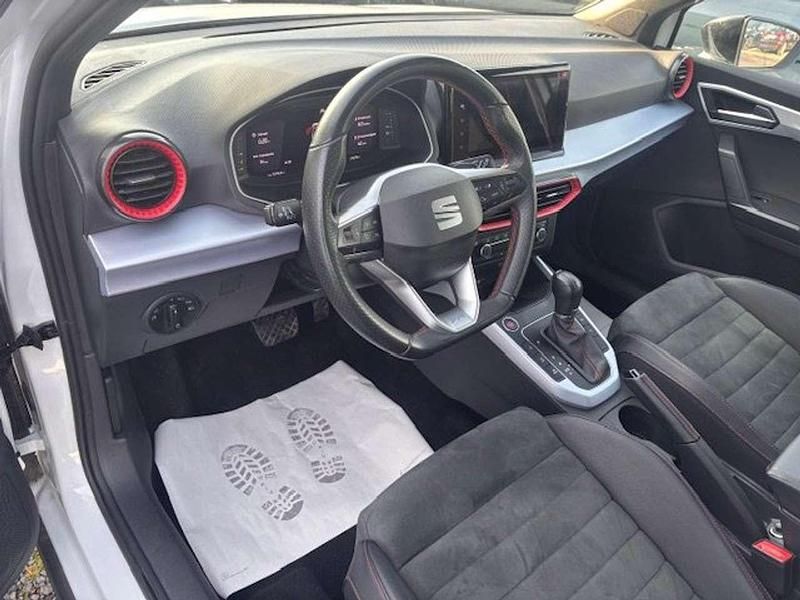 Gebraucht Seat Arona FR 150 PS (110 kW) 2024 Nevadaweißmet. SUV