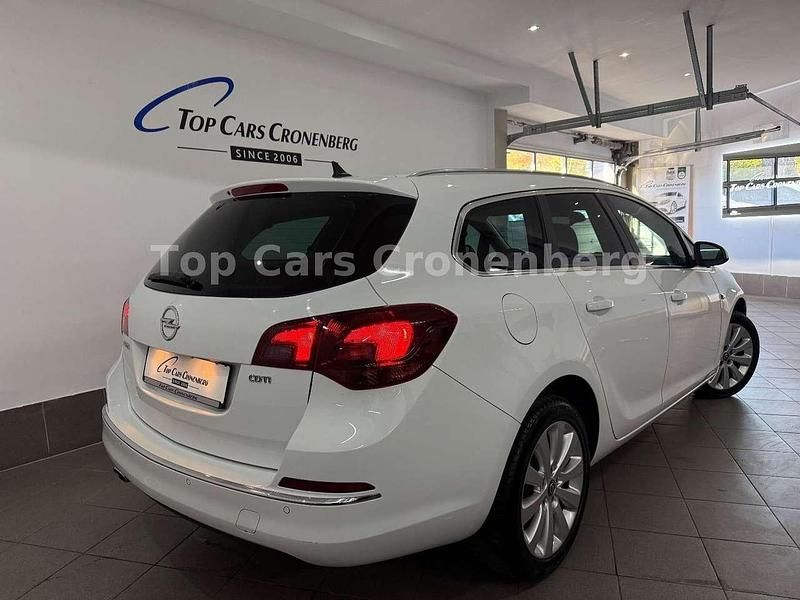 Gebraucht Opel Astra Exklusiv 165 PS (121 kW) 2014 Weiß Kombi
